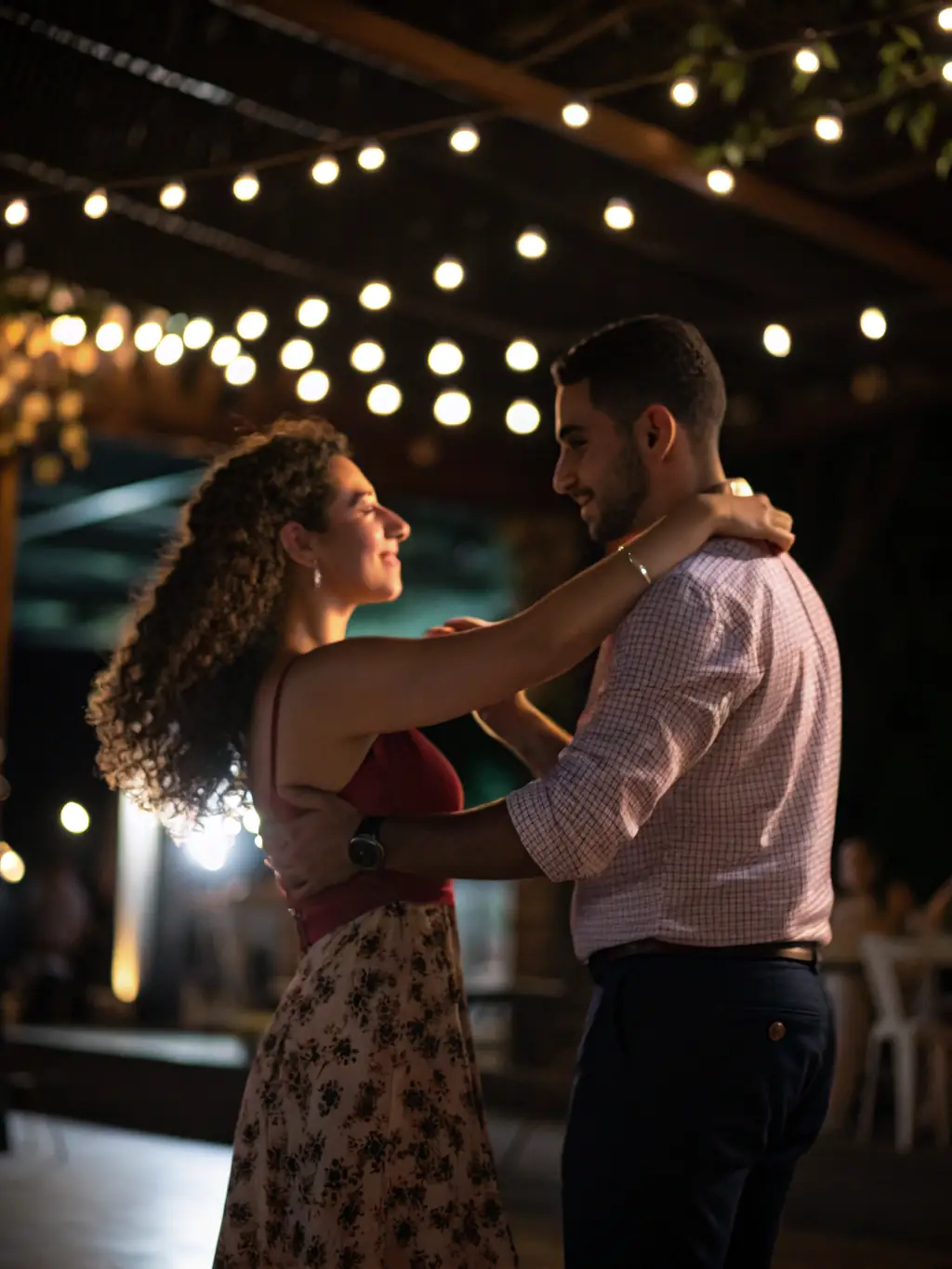 A dynamic image of a bachata dance class, highlighting the elegance and connection between dancers at ENERGIE LATINE SAINTES.